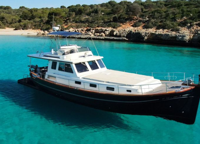 Motorboat MENORQUIN 16 mts. 740hp