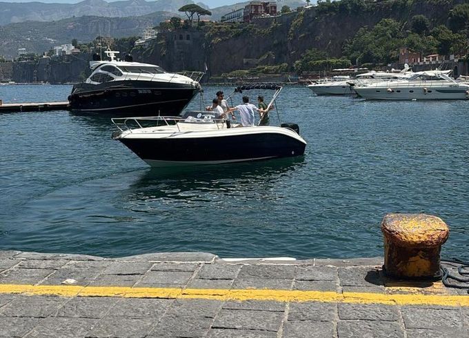 Motorboat Eolo open cabinato 150hp
