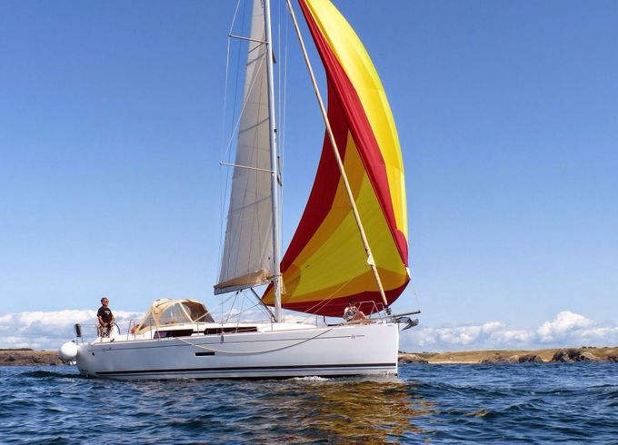 Sailboat DUFOUR 335 gl 10m