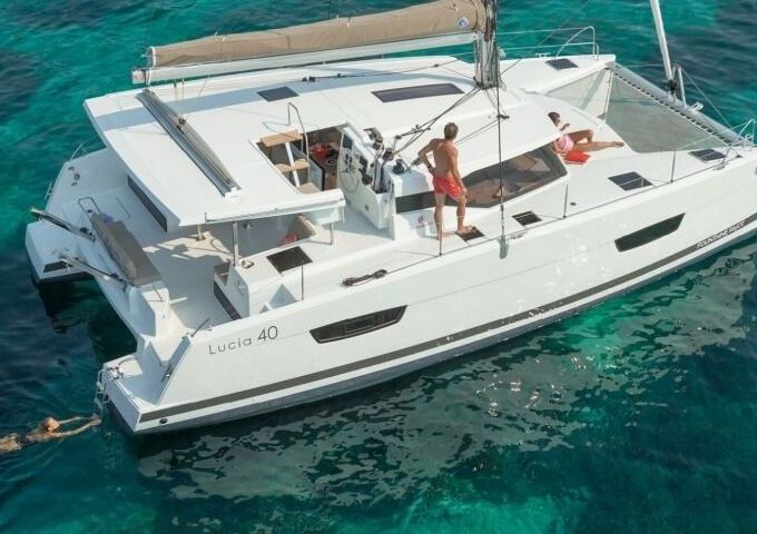 Catamaran Fountaine Pajot Lucia 40 11.73m
