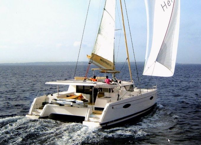 Catamaran Fountaine Pajot Helia 44 13.5m