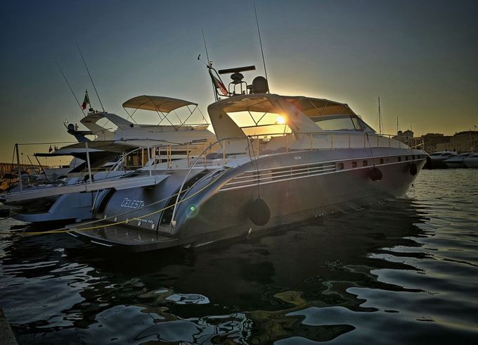 Motor yacht Leopard 23 2000hp