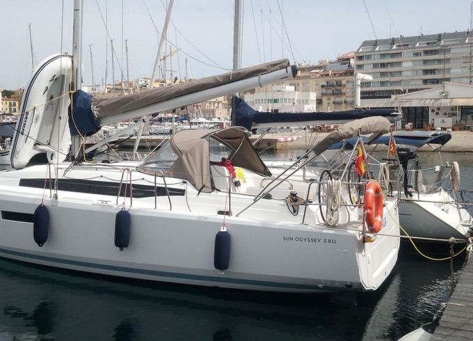 Sailboat Jeanneau Sun Odyssey 380 11m