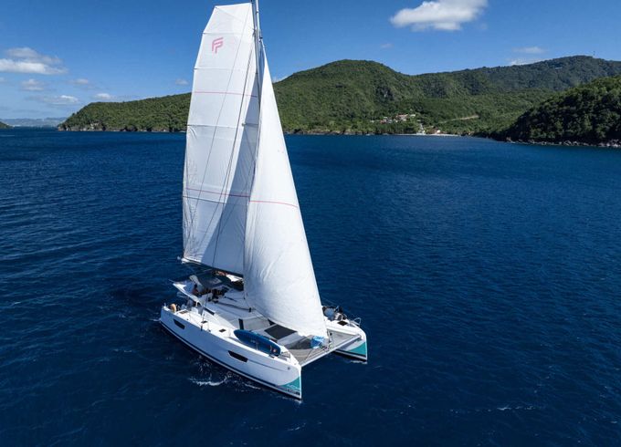 Catamaran ELBA 45 (1 MASTER + 2 CAB + 1 / 3 SDB) 13m