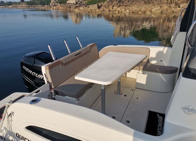 Motorboat Quicksilver 755 weekend