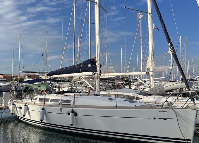 Sailboat Jeanneau Sun Odyssey 42i 12.85m