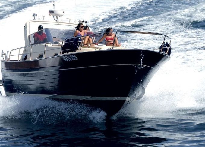 Motorboat Nautica Esposito Futura 38 cabin 630hp