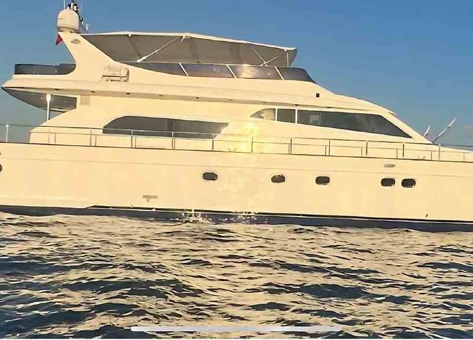 Motor yacht custom made 2008/2015 150hp