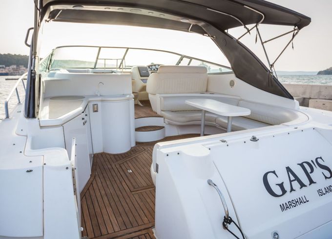 Motor yacht Cruisers Renovated  2023 852hp