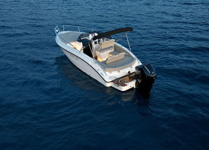 Motorboat Eolo 730HBS 200hp