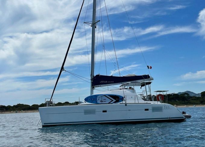 Catamaran Lagoon 380 11m