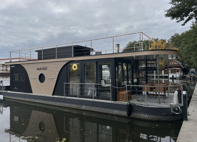 Houseboat Nautilus Hausboote Vagabund