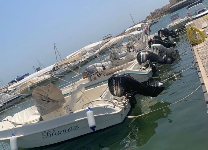 Boat without licence  pontile Barca blu max 40hp