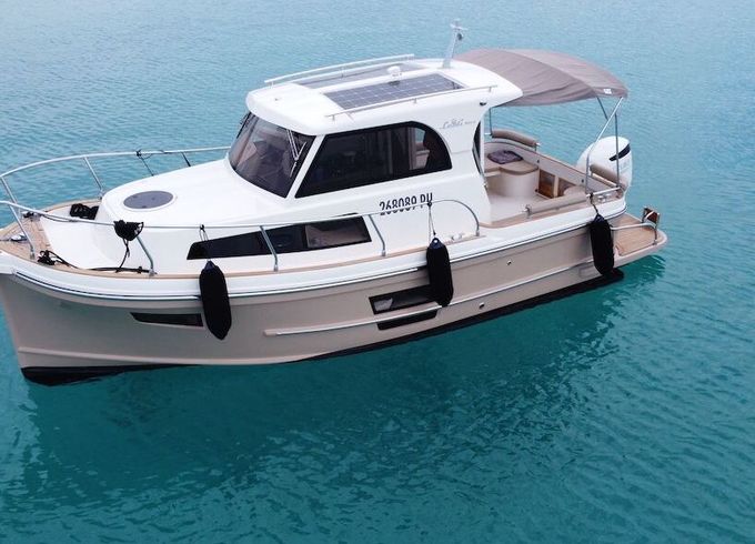 Motorboat Leidi 800R 300hp