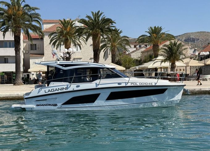 Motorboat Finnmaster Grandezza 30CA 380hp