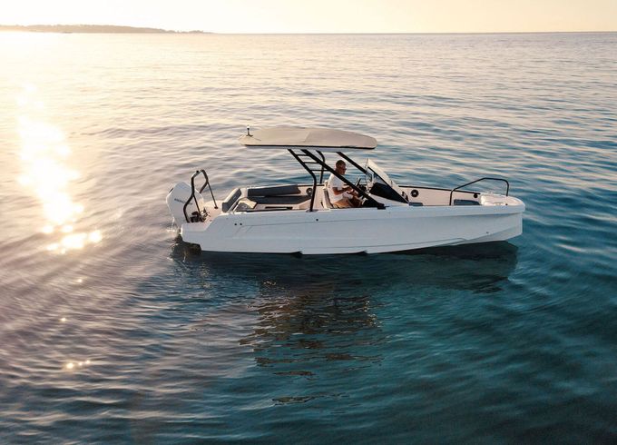 Motorboat Axopar 22 T Top 200hp