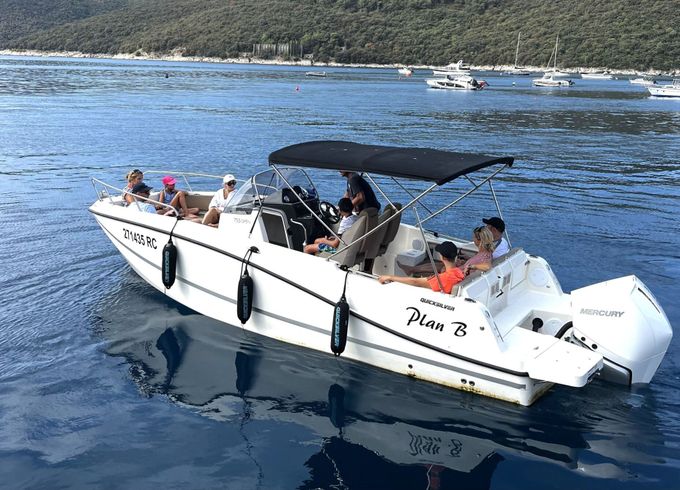 Motorboat Quicksilver Activ 755 Open 300hp