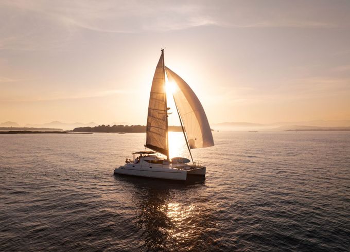 Catamaran Fountaine Pajot Athena 38 12m