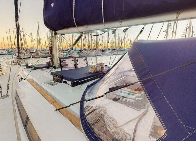 Sailboat Jeanneau Sun Odyssey 469 14.33m