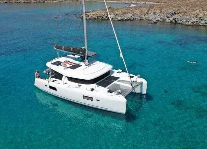 Catamaran LAGOON 42 12.8m