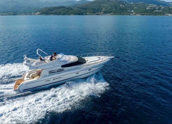 Motor yacht Cranchi 48 Flybridge 1000hp