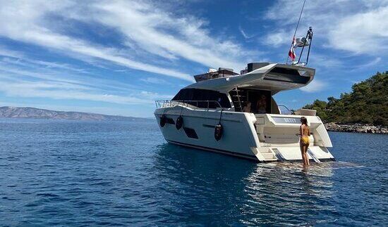 Motorboat FERRETTI 450 FLY 1100hp