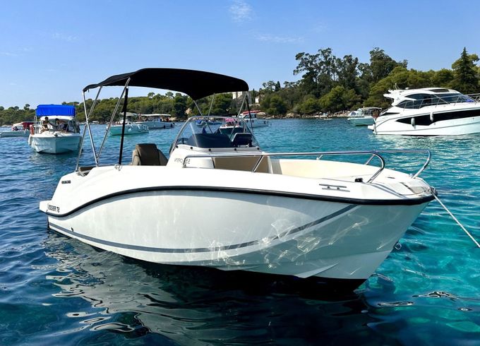 Motorboat Quicksilver Activ 555 Open 115hp