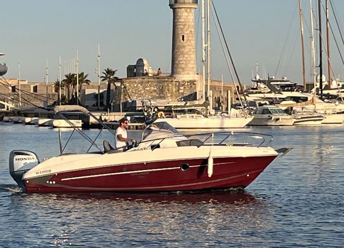 Motorboat BENETEAU flyer 750 sundeck rubis 250hp