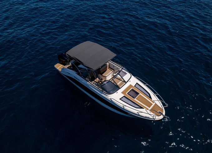 Motorboat Quicksilver Activ 805 Sundeck 200hp