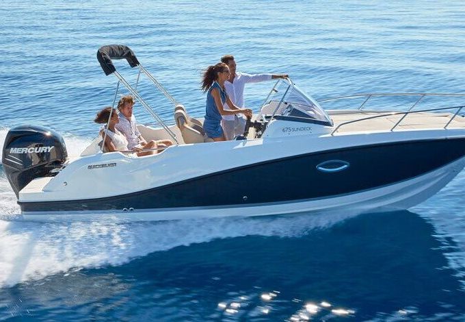 Motorboat Quicksilver Activ 675 Sundeck 200hp