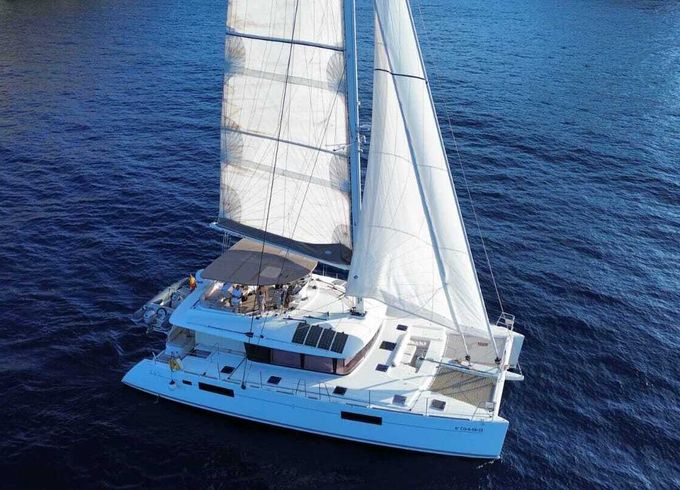 Catamaran Lagoon 560 S2 FULL EQUIPE LUXE 17m