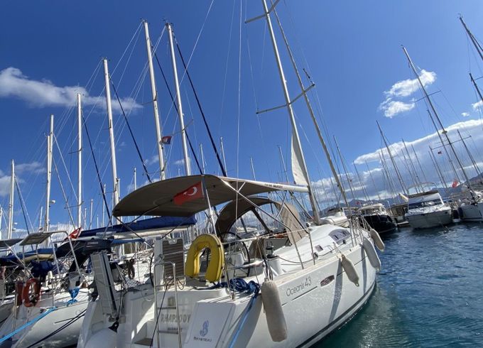 Sailboat Beneteau Oceanis 43 12.75m