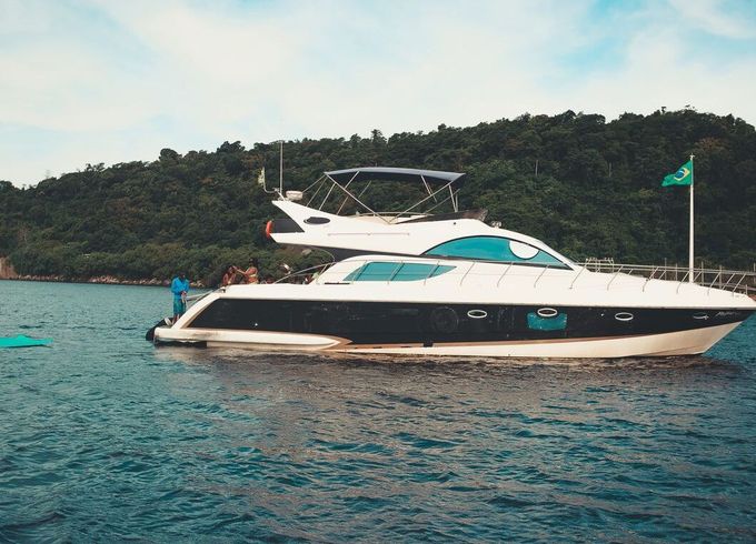 Motor yacht Polo Flybridge 60