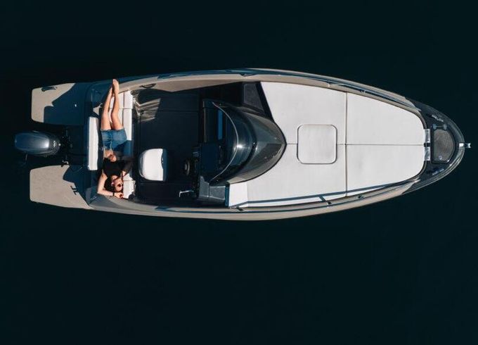 Boat without licence  clear marine aries
