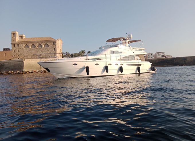 Motor yacht Fairline Squadron 58 1400hp