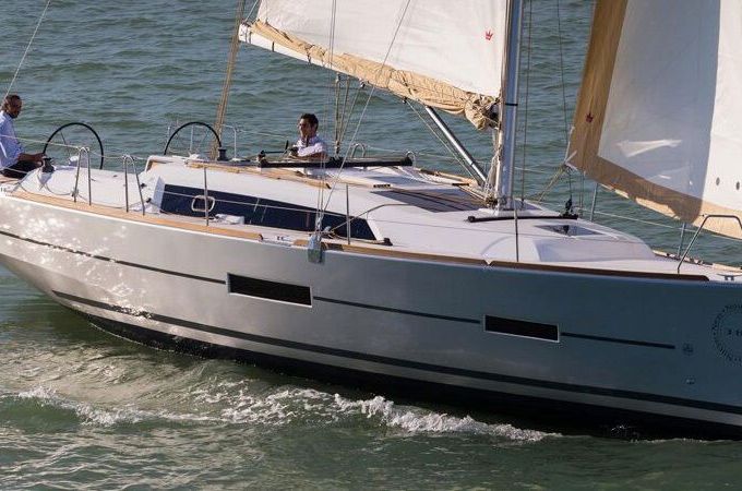 Sailboat DUFOUR 382 GL 11.25m