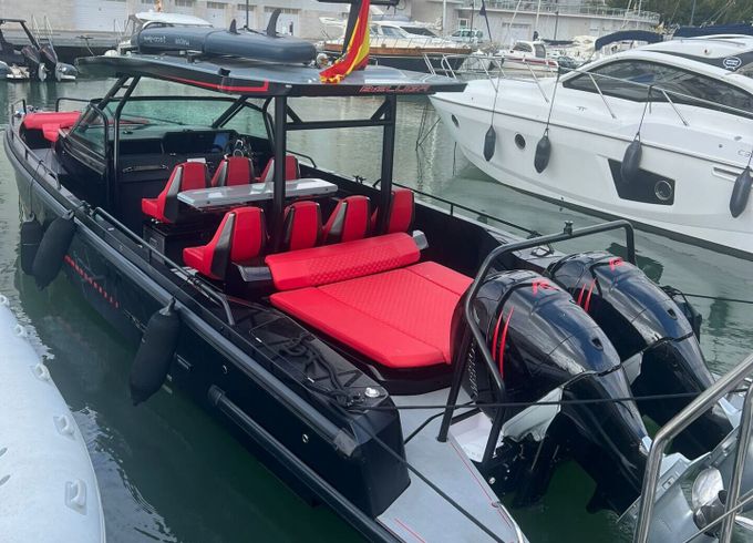 Motorboat Axopar 37 st 700hp