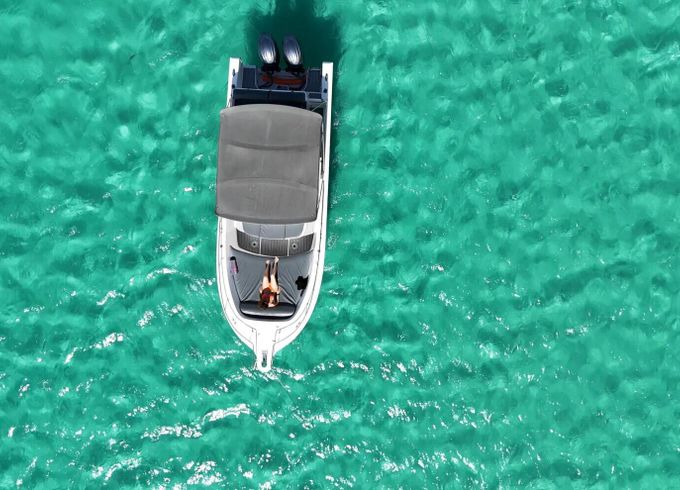 Motorboat Kelt White Shark 265 300hp