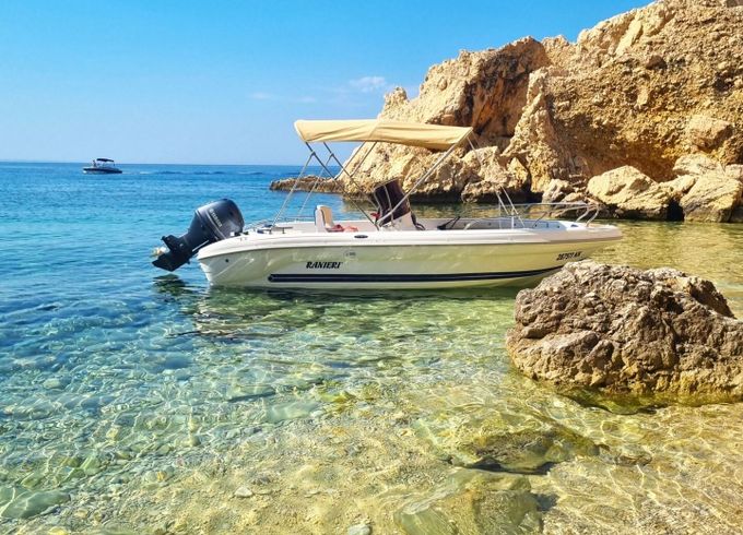 Motorboat Ranieri Soverato 100hp