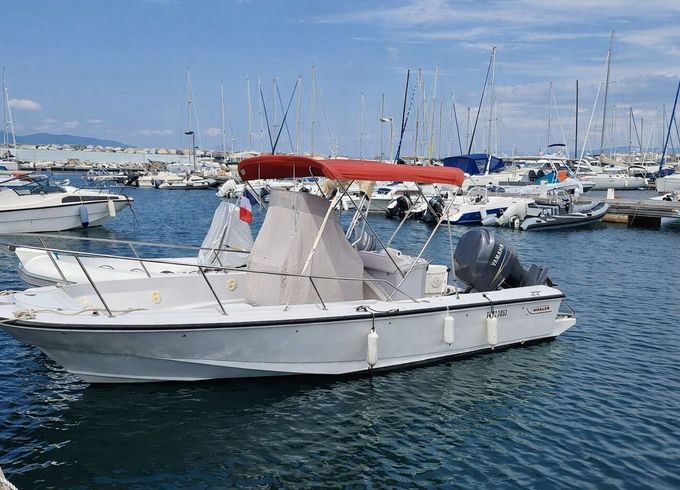 Motorboat Boston Whaler Outrage 21 250hp