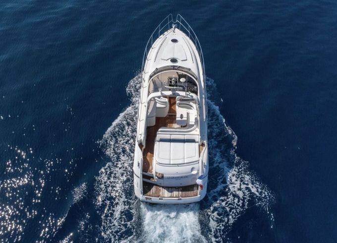 Motorboat Princess V50 1030hp