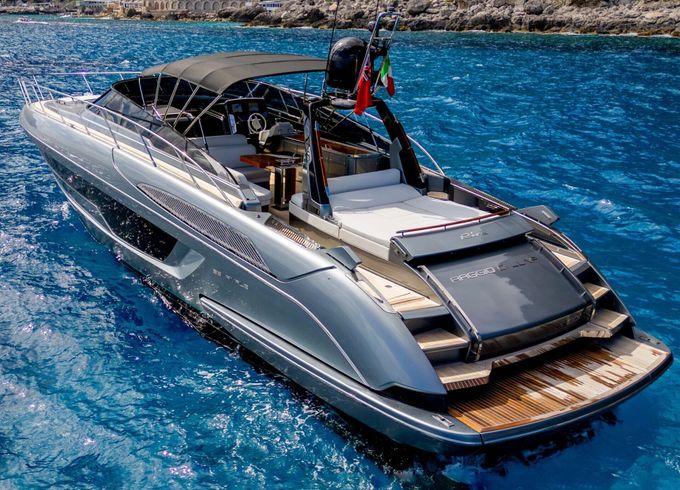 Motor yacht Riva RIVA 56 RIVALE 2400hp