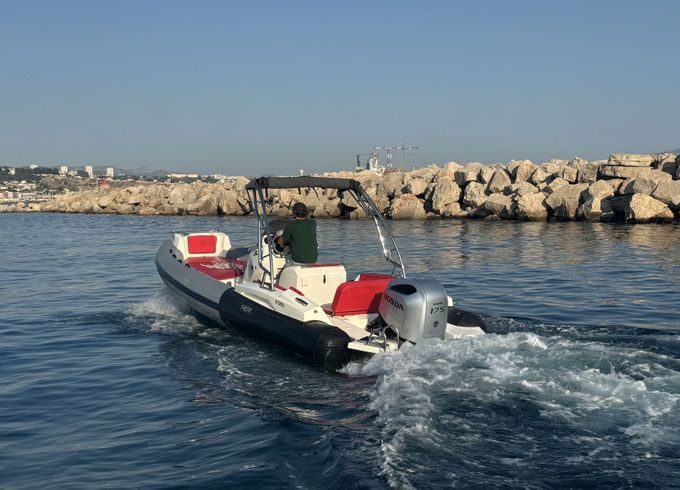 RIB Prua al vento Thor 7 300hp