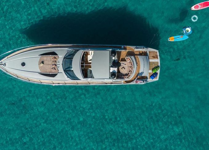 Motor yacht Sunseeker Predator 68 1200hp