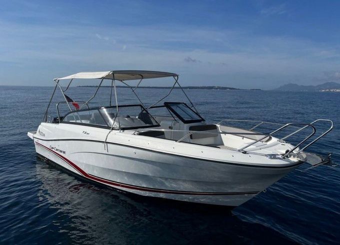 Motorboat Jeanneau Cap Camarat 6.5 BR 200hp