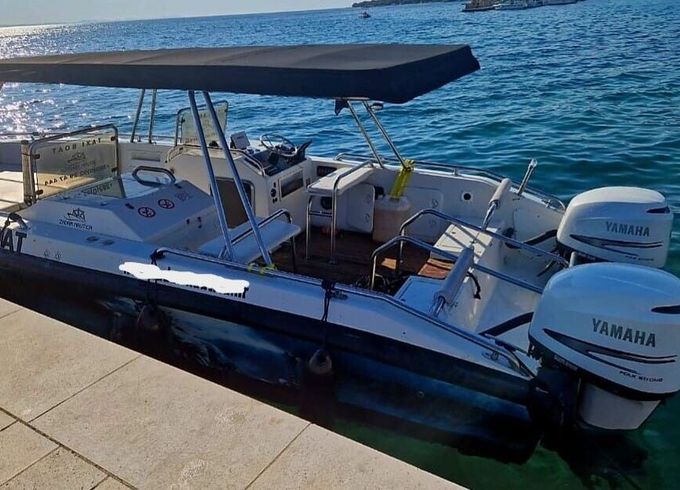 Motorboat Cat 1000 600hp