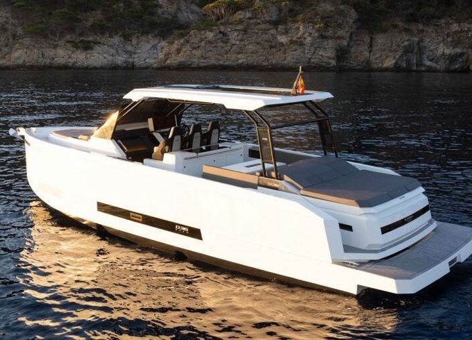 Motorboat De Antonio D36 700hp