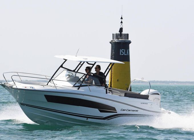 Motorboat Jeanneau Cap Camarat 7.5 WA Série 3 300hp