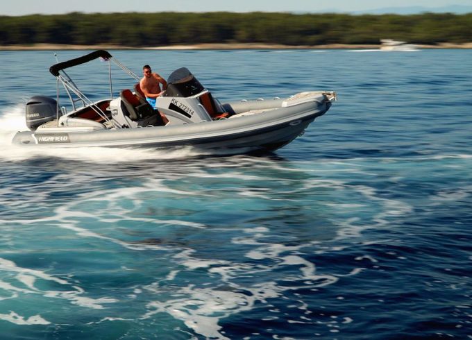 Motorboat Highfield 800 SP 300hp