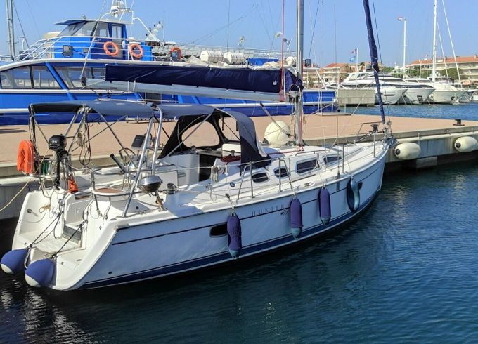 Sailboat HUNTER 36 11m